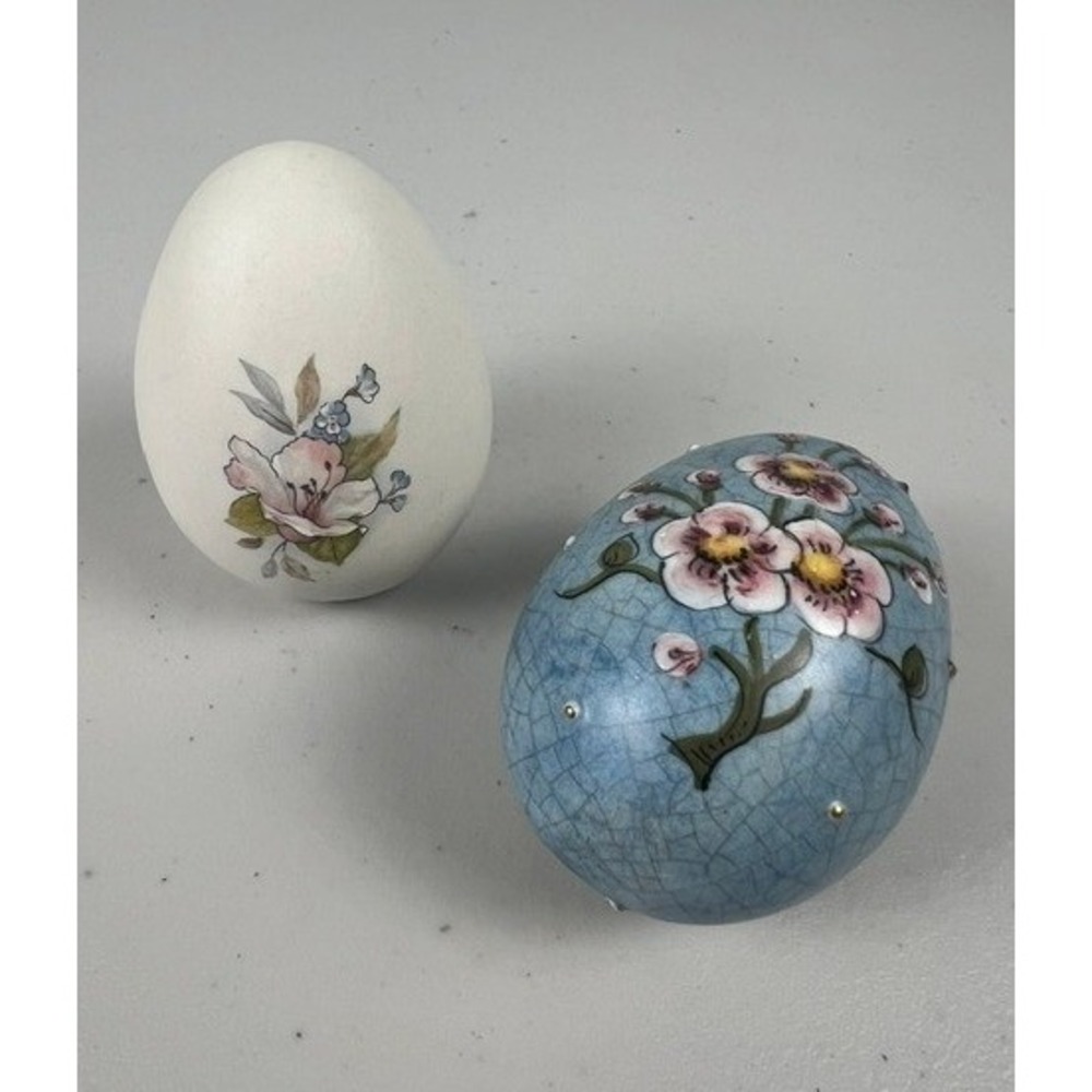 Vintage Style Floral Ceramic Decorative Eggs Set of 2 Blue‎ Crackle White Matte
